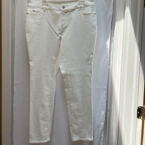 LIKE NEW Vince Camuto White Mid-Rise Straight Leg Jeans (16W)